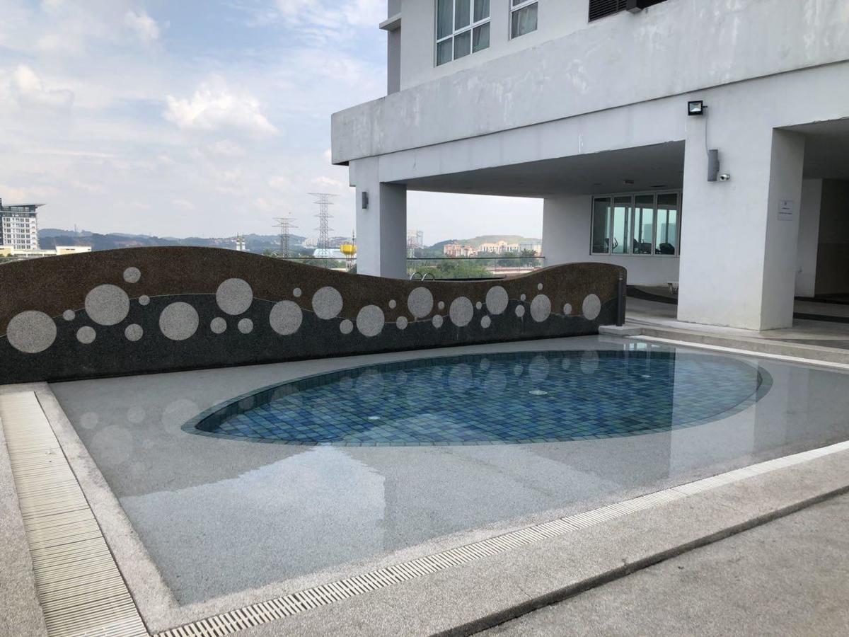Yenni Duplex @ Decentrum, Kajang 沙登 外观 照片